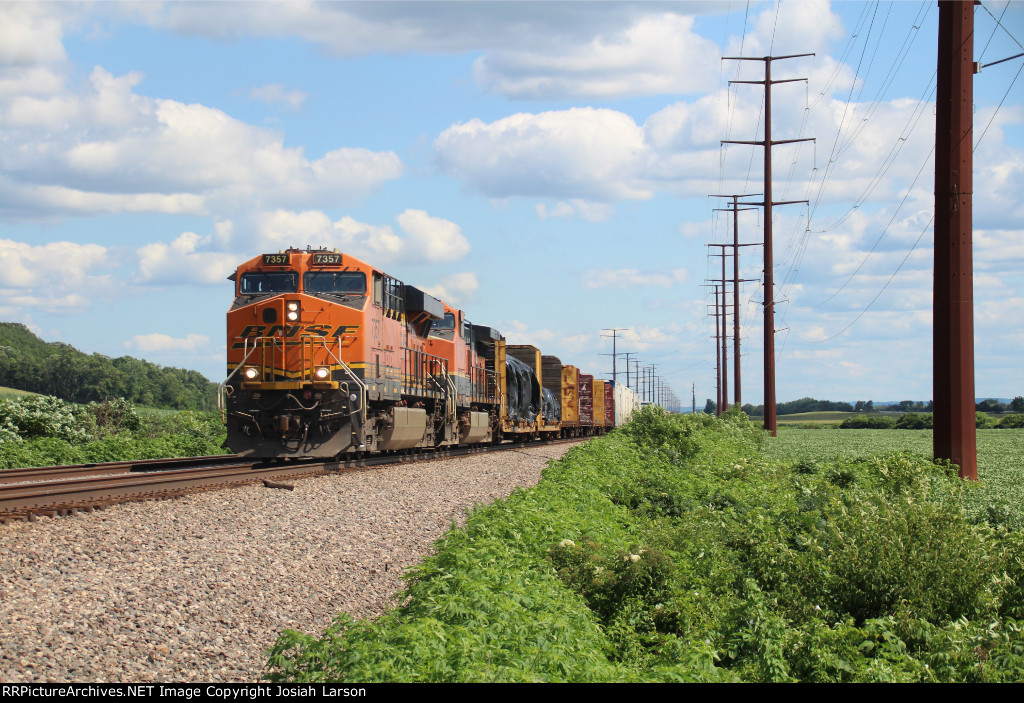 BNSF 7357 West